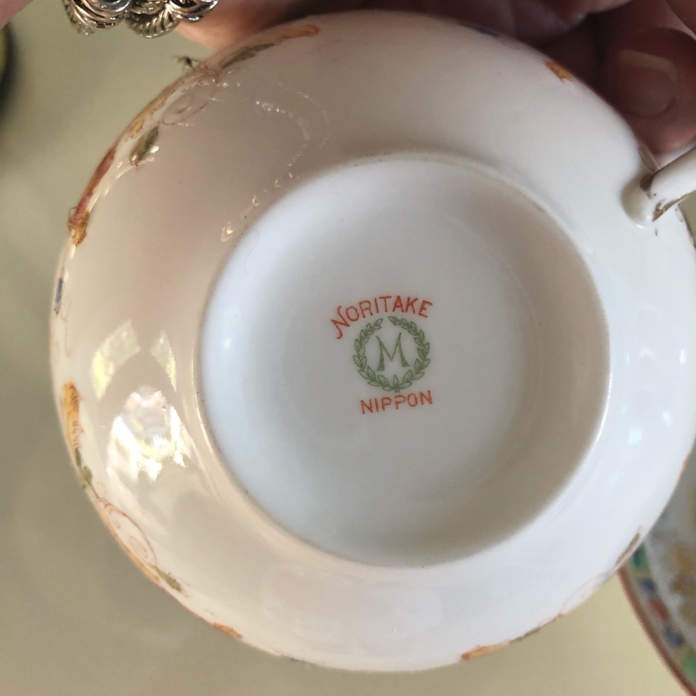 Beautiful teacup w/ saucer. Vintage! - Picture 5 of 5